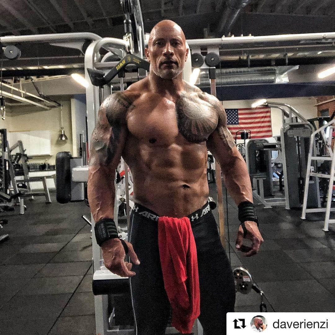 ドウェイン・ジョンソンさんのインスタグラム写真 - (ドウェイン・ジョンソンInstagram)「Great insight below👇🏾👇🏾 by my long time strength & conditioning coach @daverienzi for our 18 WEEK PREP for my role in my Fast & Furious spin-off film, HOBBS & SHAW.  He’s the only coach on the planet who TRULY understands the nuance and strategy my career requires. It’s a very fine tuned balance of physical improvement combined with health and wellness, combined with the propensity to deliver quality performances (hopefully 😉) and be “on” on a daily basis.  Always room for improvement.  Always willing to put in the work.  Team Effort.  #RienziStrength ・・・ Another masterful execution by @therock.  One of the most disciplined people on the planet 👊🏼! PREP-18 WEEKS starting mid @disneysjunglecruise filming  CHALLENGES- Transform the  physique while not visibly impacting the current film character.  2 week global press tour for @skyscrapermovie  New baby  GOALS- Bring a 2.0 version of the HOBBS PHYSIQUE Manage caloric intake to support focused workouts, full shooting schedule and a touch of sleep deprivation courtesy of Baby Tia👼🏽. CHEAT MEAL MAGIC- Shifted from pancakes to 🍣 and 🍪  #RienziStrength」11月1日 21時19分 - therock