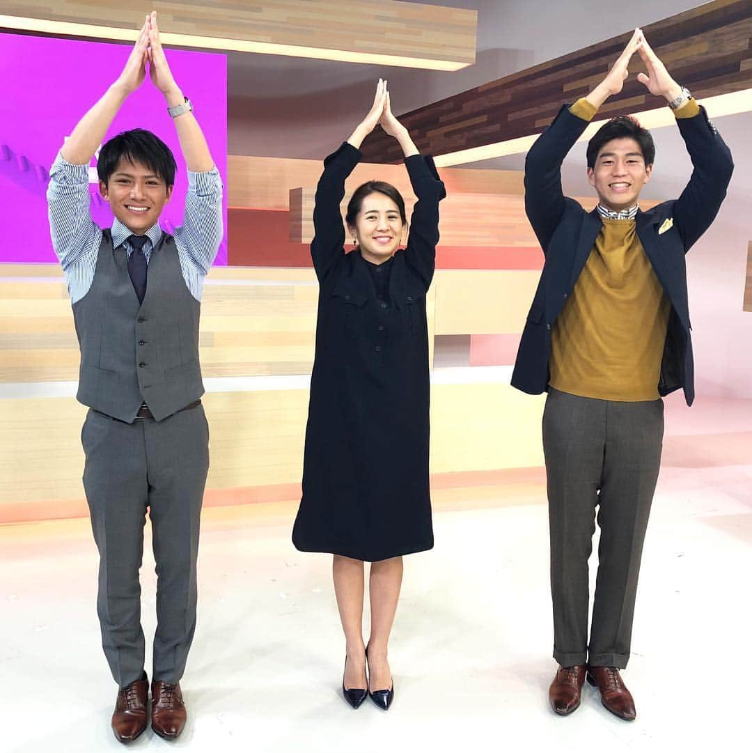 フジテレビ「THE NEWS α」さんのインスタグラム写真 - (フジテレビ「THE NEWS α」Instagram)「11月1日🍂🍁 キノコっぽいですが、数字の1で並んでみました。  今夜の衣装→#BEIGE #primenewsα#フジテレビ#fujitv#ニュース#椿原慶子#竹内友佳#内野泰輔#鈴木唯#安宅晃樹」11月1日 23時16分 - news_alpha