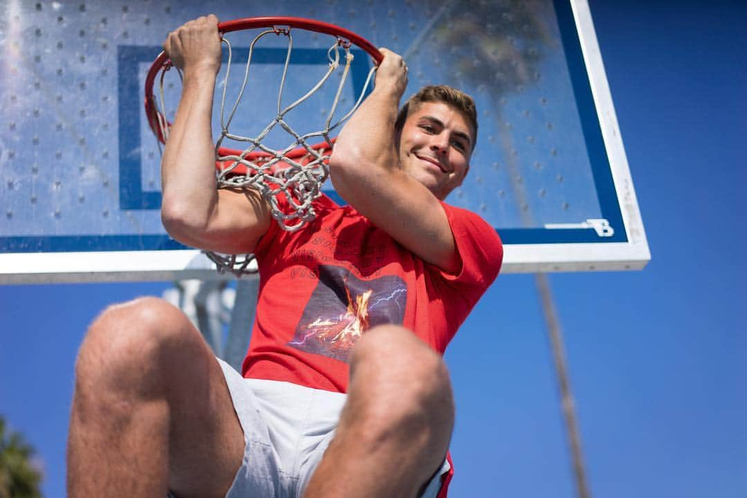 エミル・ベルグレーンのインスタグラム：「Venice Beach @visionarycph #venice #basket #california」