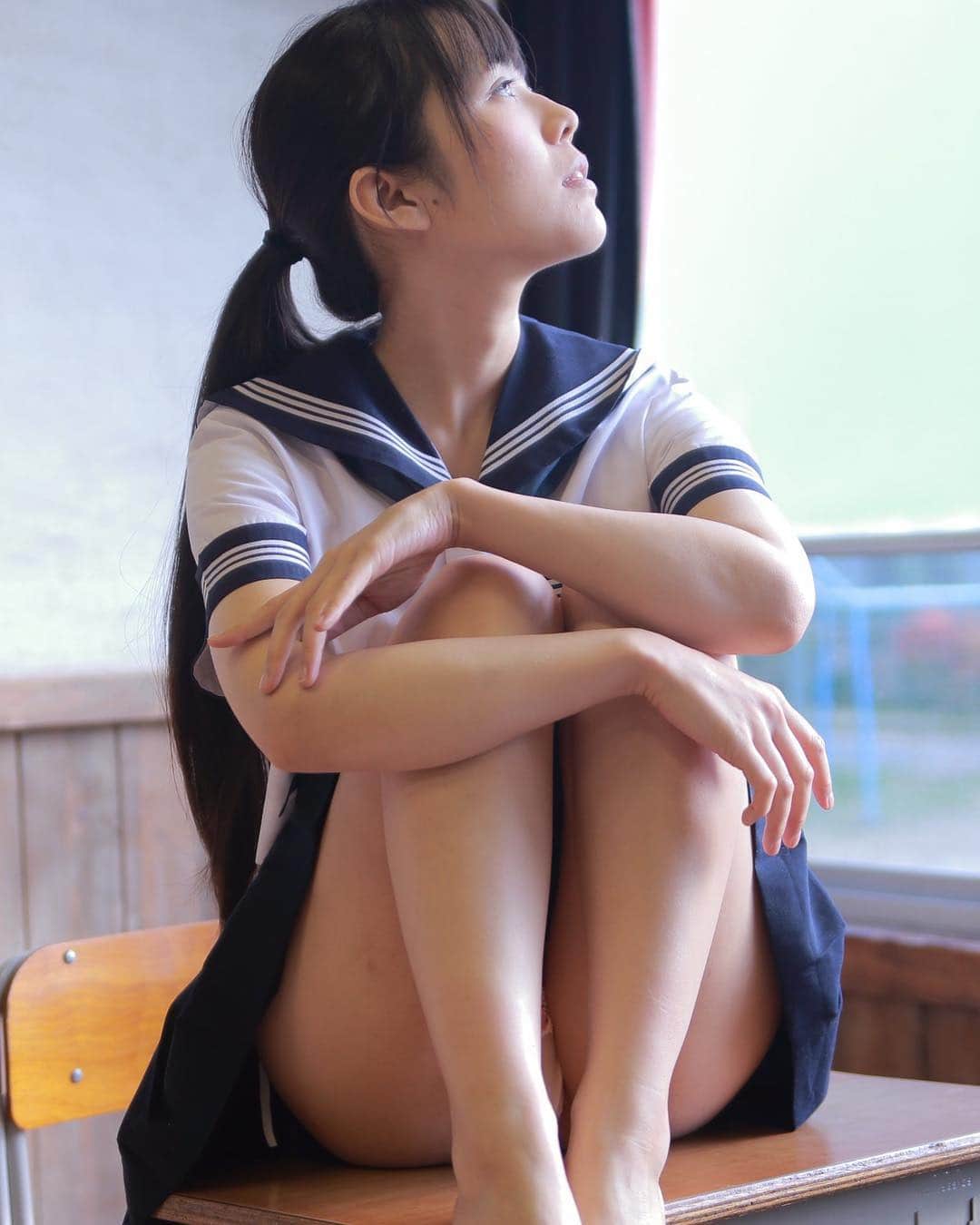 のインスタグラム：「、 、 、 、 おはよ 、 、 、 、 、 、 、 #japanesegirl #japanesesexygirl #asianbeauty #asiangirls #グラドル#グラビア#グラビアアイドル#sexycostume #フリーモデル #被写体#被写体モデル #portraitgirl #portrait#cuteasian #cutelady #アイドル好きと繋がりたい #mayuyu#キリトリセカイ #ファインダー越しの私の世界 #ファインダー越しの世界 #カメラ好きな人と繋がりたい #コスプレイヤーさんと繋がりたい#セーラー服 #セーラー#渡辺麻友#制服#ポニーテール#ponytail#まゆゆ#学校」