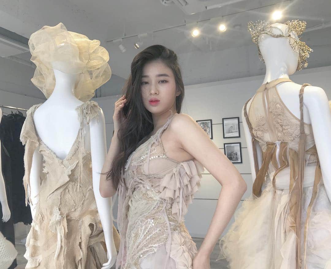 ARAKI SHIROのインスタグラム：「good afternoon...11.02 -in ARAKI SHIRO costume exhibition- md @woohye0n  costume&styling by me . . . -PROFILE- ARAKI SHIRO is a Japanese Costume Designer, based in FUKUOKA/JAPAN. アラキシロウはコスチュームデザイナー/衣装デザイナーとして現在、福岡をベースに活動しております。 . . . #ARAKISHIRO#FUKUOKA#衣装#コスチューム」
