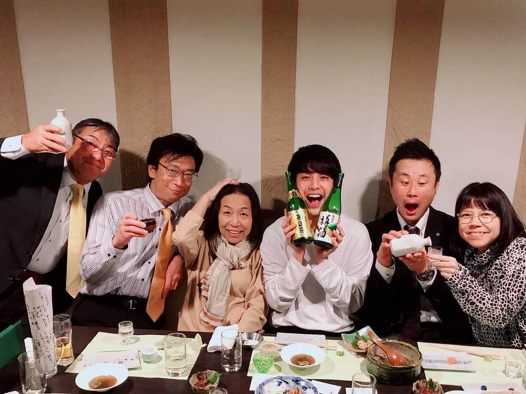 大野拓朗さんのインスタグラム写真 - (大野拓朗Instagram)「昨晩は#菊正宗 の会でした！ やっぱね、めっちゃくちゃ美味い！！ 菊正宗は香りがさらにたつお燗が好きだなーーー あ、昨日の記事、正解は南極です！ 南極に1ヶ月行ってきますー」11月2日 9時38分 - takuro.ohno