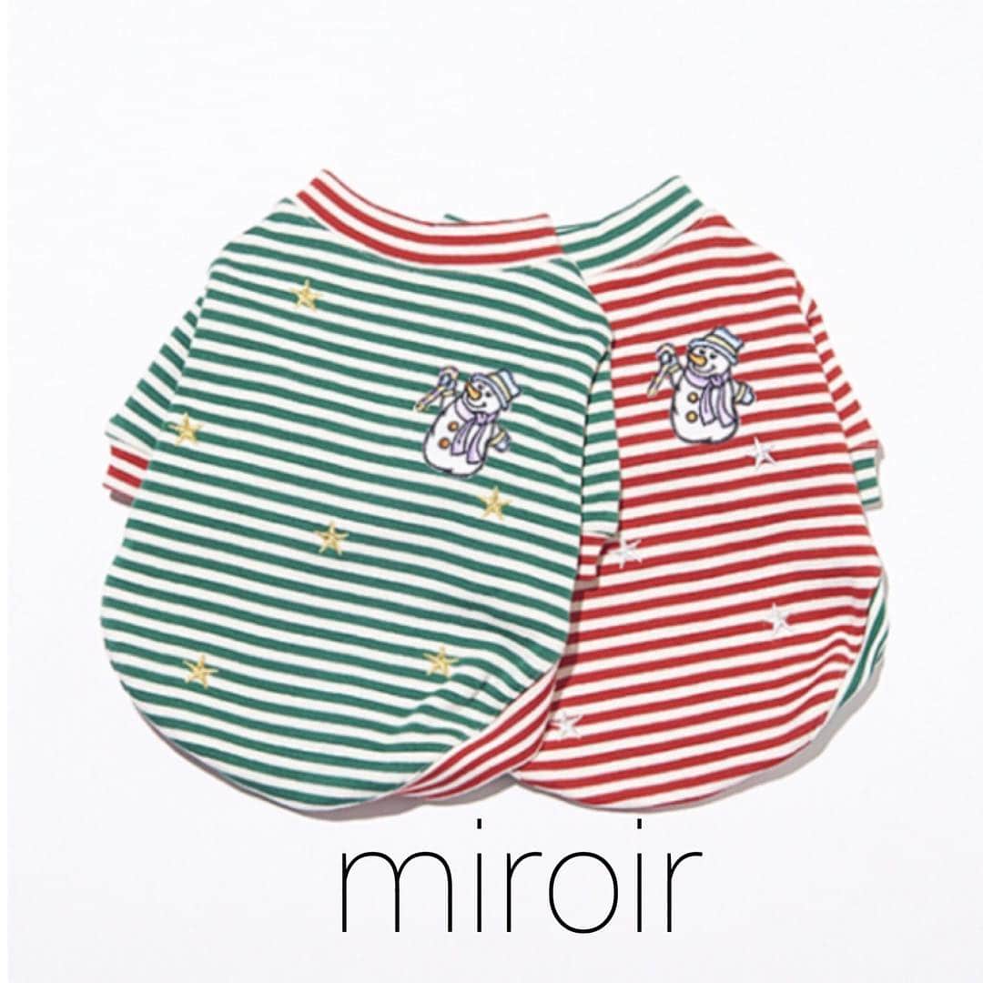 miroir ?miroir(ミロワール)?のインスタグラム：「* * miroirの新作【メリークリスマス】が登場しました🎄✨ クリスマス限定のトレーナー🎅 可愛いスノーマンが気分を盛り上げてくれます💕 お色はレッドとグリーンの2色をご用意しています！ ¥6300(税抜) * 【サイズ】 XS …首周り約22cm x 胴回り約32cm x 着丈約25cm S …首周り約26cm x 胴回り約38cm x 着丈約28cm M …首周り約28cm x 胴回り約42cm x 着丈約31cm L … 首周り約32cm x 胴回り約48cm x 着丈約34cm XL …首周り約36cm x 胴回り約54cm x 着丈約38cm * * #miroir#missbibi#petsalon #minamiaoyama #hiroo #dogwear #new #merrychristmas #ミロワール#ミスビビ#南青山#広尾 #オリジナルブランド#新作#メリークリスマス#犬服#ドッグウエア#可愛い#キュート」