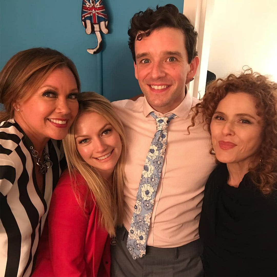 ヴァネッサ・ウィリアムスさんのインスタグラム写真 - (ヴァネッサ・ウィリアムスInstagram)「Bravo to @michaelurielikesit on opening night of @torchsongbway Your talent always slays me & everyone that loves you ❤️👏🏽 #uglybetty #foreverfriends」11月2日 13時27分 - vanessawilliamsofficial