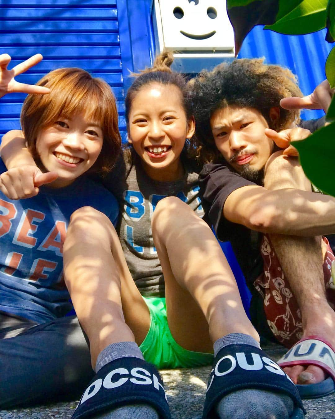 上岡絵理さんのインスタグラム写真 - (上岡絵理Instagram)「帰国後初めての日本セット‼︎ in Okinawa🌴☀️ Bouldering Gym “BORUBAKA”🍺 プライベートでも仲良しなこの2人と初コンペセット‼︎‼︎ 課題最高‼︎2人とも最高‼︎‼︎ ますますあやり&あっちゃん大好きになりました😘💕 コンペは明日でーす😜 選手の皆さん頑張って下さい‼︎‼︎ 私達の課題は1年残りますので沖縄に行かれる方、是非遊びに寄って行って下さい👙🤪🍺 @lasportivajp  @ayary_sakamoto  #Atushi_Shimizu #boubaka  #bouldering #climbing #ボルダリング #クライミング」11月2日 14時31分 - eri_matsumoto.k