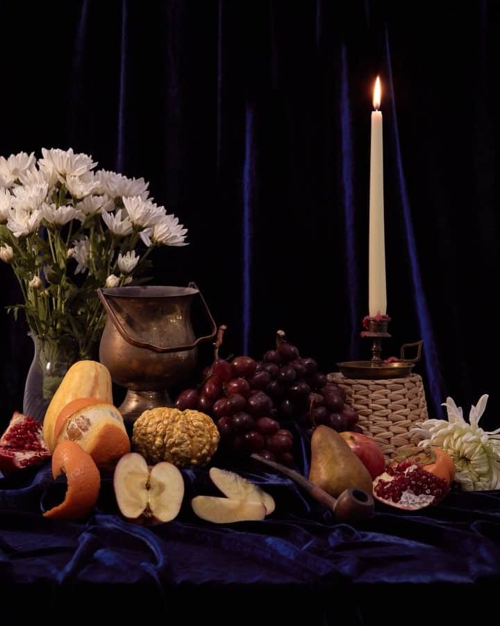 ローレン·ランドルフのインスタグラム：「A little collaboration I made with @audreyobscura for last month’s @thisisaphotoblog “Still Life” assignment. . Audrey and I met in photo school together, so it felt right to revisit our art history roots a bit for this. It was fun making pictures move, I should probably do it more often.」