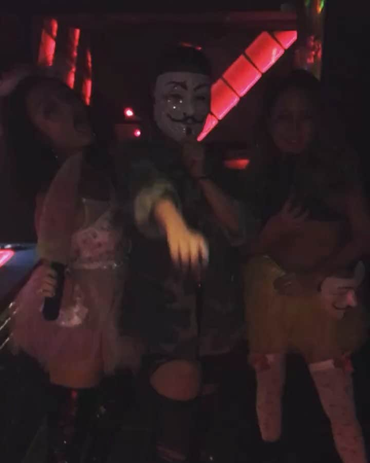 MAKOのインスタグラム：「@wednesdayanswer 👻 @bigbaby_prncs 🎃 @maco_stagram_ 🕸 @k.sss063  #thepurge  #halloween  #purgecostume  #party  #halloweennight  #コスプレ」