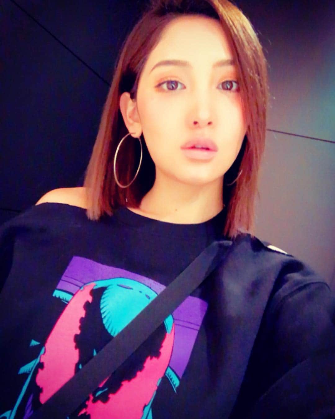 のインスタグラム：「🖤 初日にヴェノムってきた！！ もう、クレイジーすぎてまじ  かっこいい！！😭🔥🔥 ホラー要素もあったりアクションも  かなりいい！！ 今度は吹替版を見に行く！！ 主題歌がUVERworld さんは最高😭💕！ #VENOM⁠ ⁠⁠ ⁠ #ヴェノムる⁠ ⁠⁠ ⁠ #venommovie #venomverse  #love #love #villains #villain #marvel #americancomic  #comic #spiderman #movie」