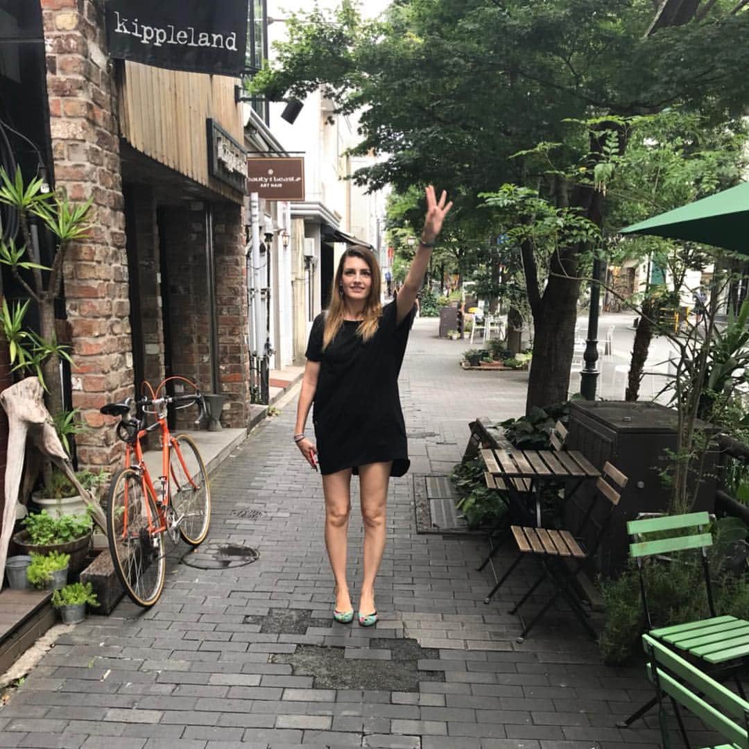 玲奈マリーのインスタグラム：「熊本ガール🌻 . . . . . . . . . . . . . . . . . . . . . . . . . . . . . . . . . . . . . #モデル #元モデル #ファッションモデル #熊本 #夏 #九州 #熊本県 #熊本市 #休み #夏休み #旅行 #ハッピー #model #legsfordays #exmodel #kyushu #kumamoto #kumamotocity #japan #travel #summer #vacation #tbt」