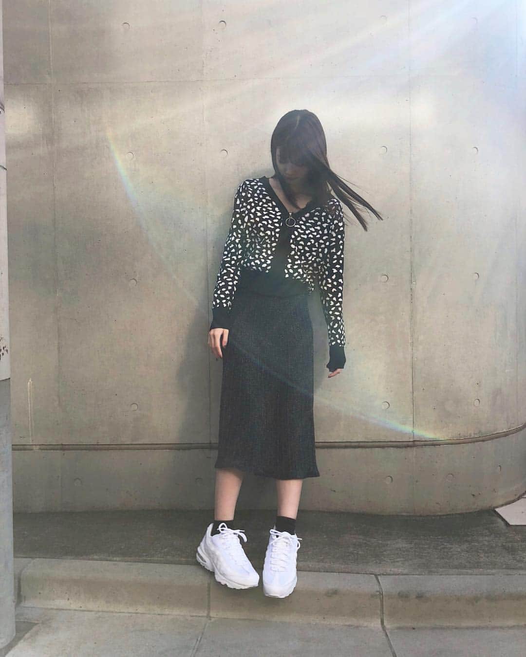 生見愛瑠さんのインスタグラム写真 - (生見愛瑠Instagram)「新しい服着ると外出るのるんるん。☺︎ですや  #めるのふく #めるサイズ #ootd」11月2日 22時43分 - meru_nukumi