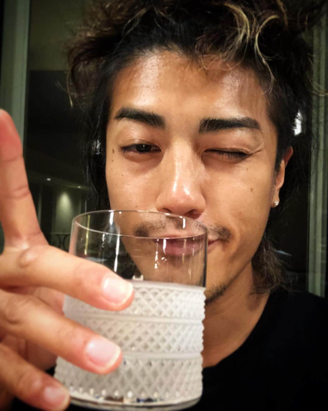 のインスタグラム：「Happy Friday.  #Blesséd」