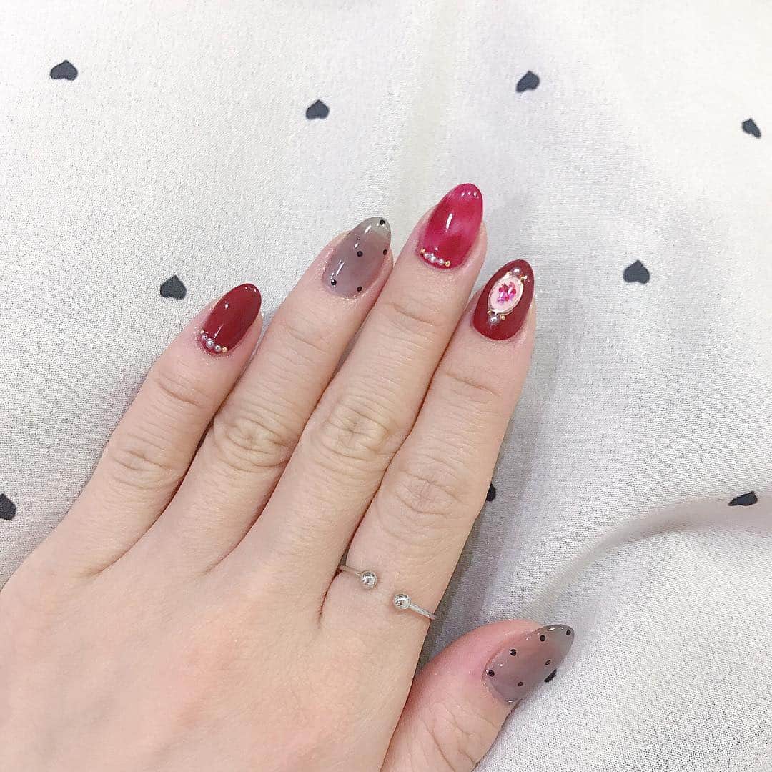 向井地美音さんのインスタグラム写真 - (向井地美音Instagram)「* 赤〜大人っぽい〜☻ #nails #handnail」11月3日 0時06分 - ___mion.m