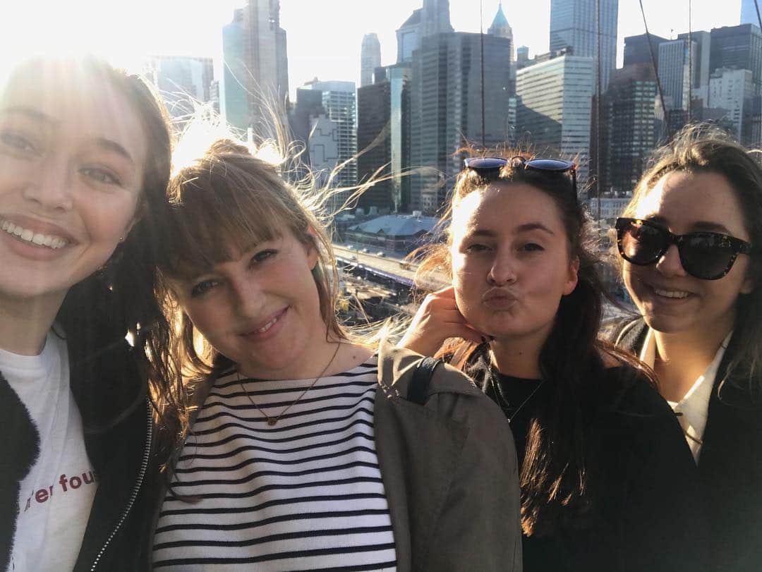 アリシア・デブナム・キャリーのインスタグラム：「💕」