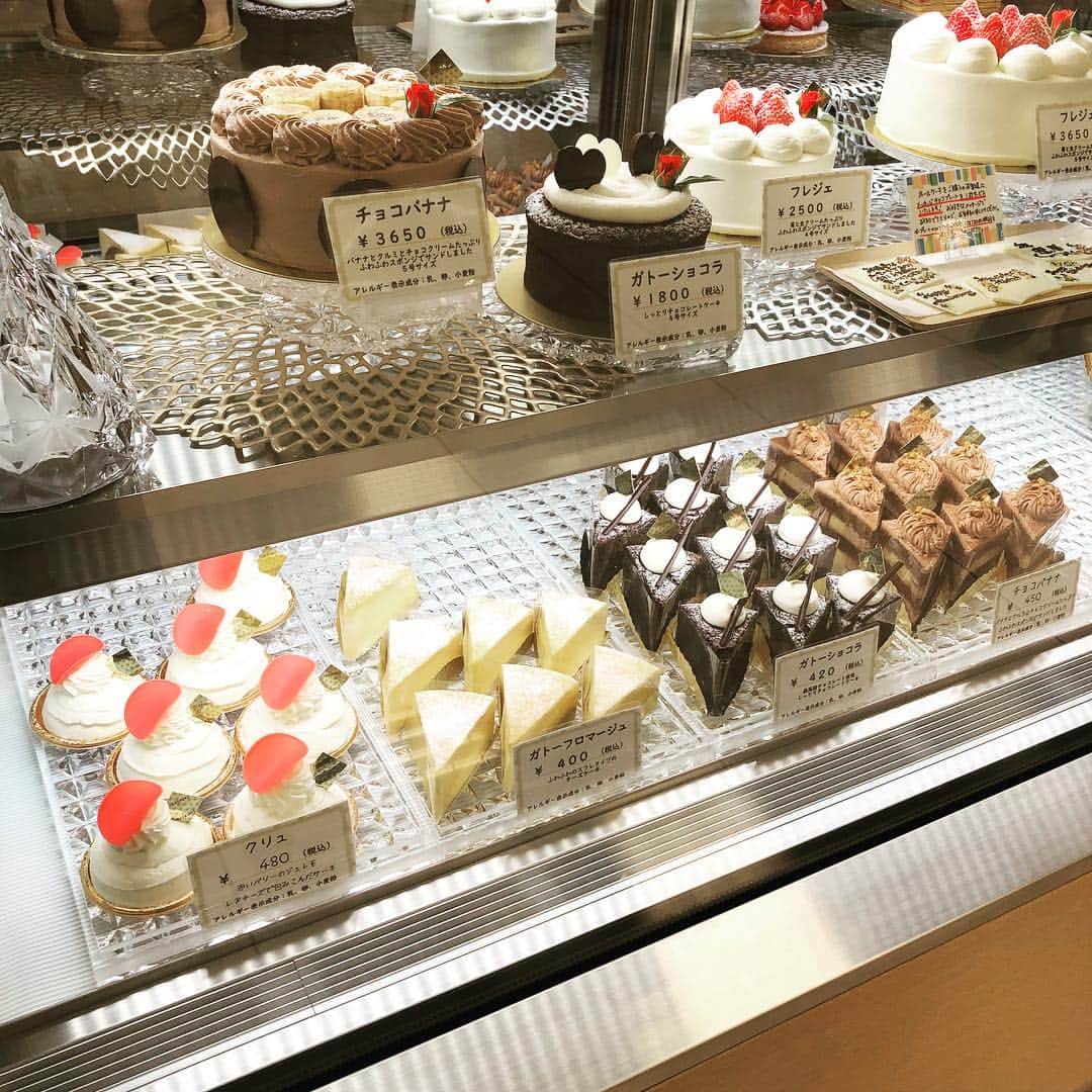 たまこ部 多摩センターさんのインスタグラム写真 たまこ部 多摩センターinstagram ココリアにケーキ 屋さんが２つオープン バーゼルは南大沢や八王子とかにあるお店 ロールケーキや 箱型のケーキがお手頃価格で美味しい カットケーキは今後も扱わないのかなー