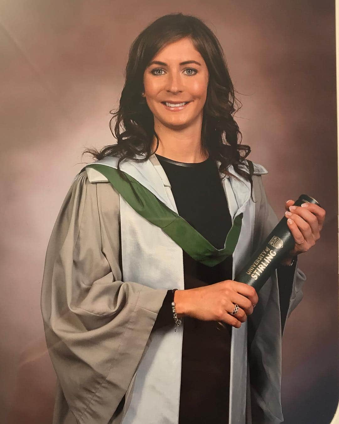 イブ・ミュアヘッドさんのインスタグラム写真 - (イブ・ミュアヘッドInstagram)「Thank you to everyone from @universityofstirling who were involved in presenting me my Honorary Doctorate. 👩‍🎓 I had a wonderful day and one that will be with me forever.  Everyone was great to be around and made me so welcome 😊  #BeTheDifference #Scotland’sUniversityForSportingExcellence #DrEve Hair by @honeyandviolet 💜」11月3日 5時26分 - evemuirhead