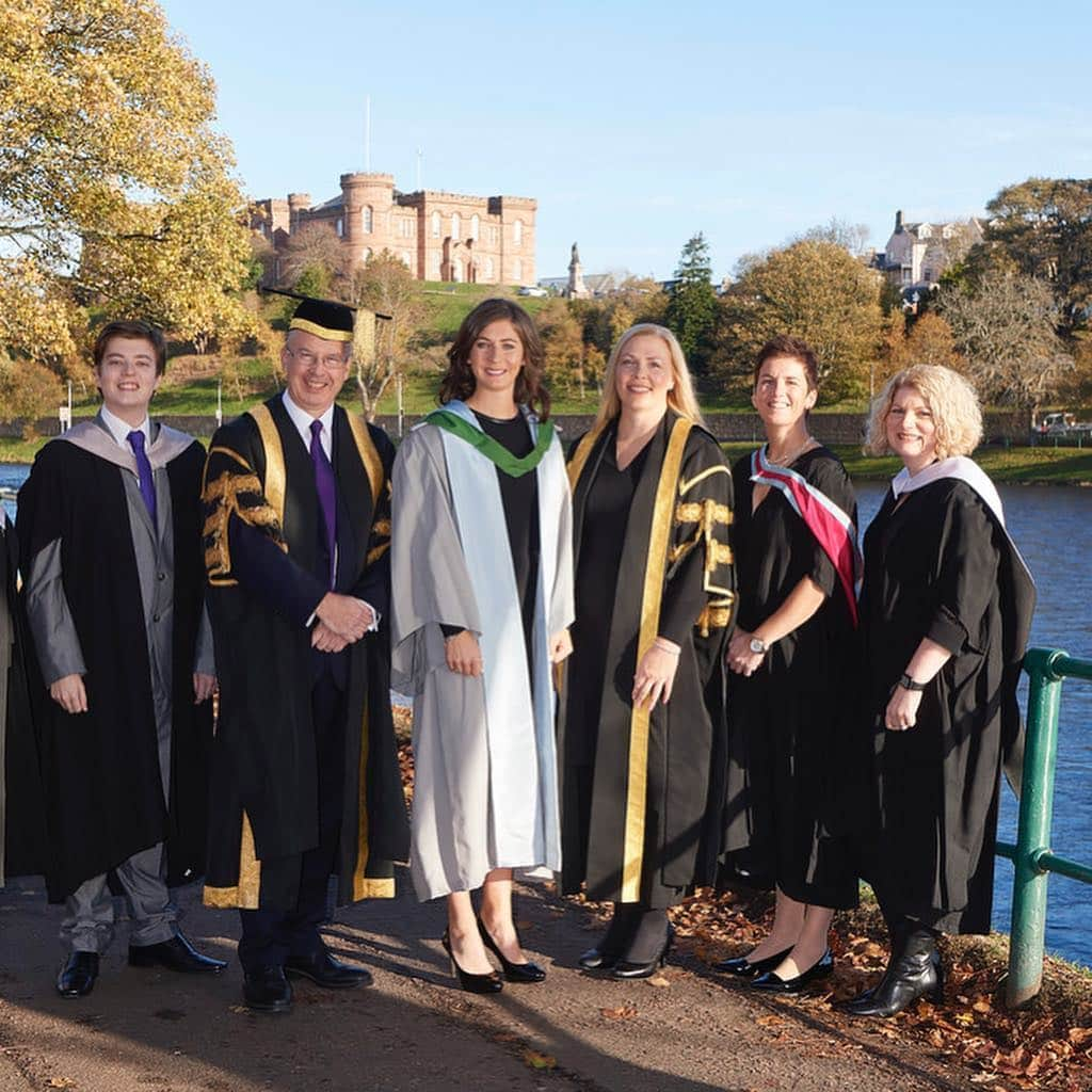 イブ・ミュアヘッドさんのインスタグラム写真 - (イブ・ミュアヘッドInstagram)「Few snaps from today!  Congrats to all the graduates 🎓 @sportatstirling @universityofstirling」11月3日 5時33分 - evemuirhead