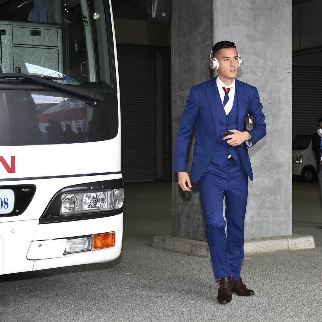 横浜F・マリノスさんのインスタグラム写真 - (横浜F・マリノスInstagram)「Here comes our boys! 🆒👔😎 #fmarinos #Jリーグ #jleague #スーツ #suits by @globalstyle_jp #チアゴマルチンス #喜田拓也 #ユンイルロク #イッペイシノヅカ #飯倉大樹 #扇原貴宏 #伊藤翔 #畠中槙之輔 #ドゥシャン」11月3日 12時29分 - yokohamaf.marinos