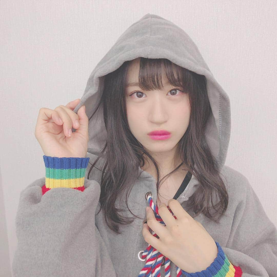 上西怜さんのインスタグラム写真 - (上西怜Instagram)「⠀ ⠀ ⠀ #私服 #パーカー  #フードパーカー  #レインボー 🌈 ⠀ ⠀ ⠀ ⠀ ⠀ ⠀ ⠀」11月3日 8時49分 - jonishi_rei