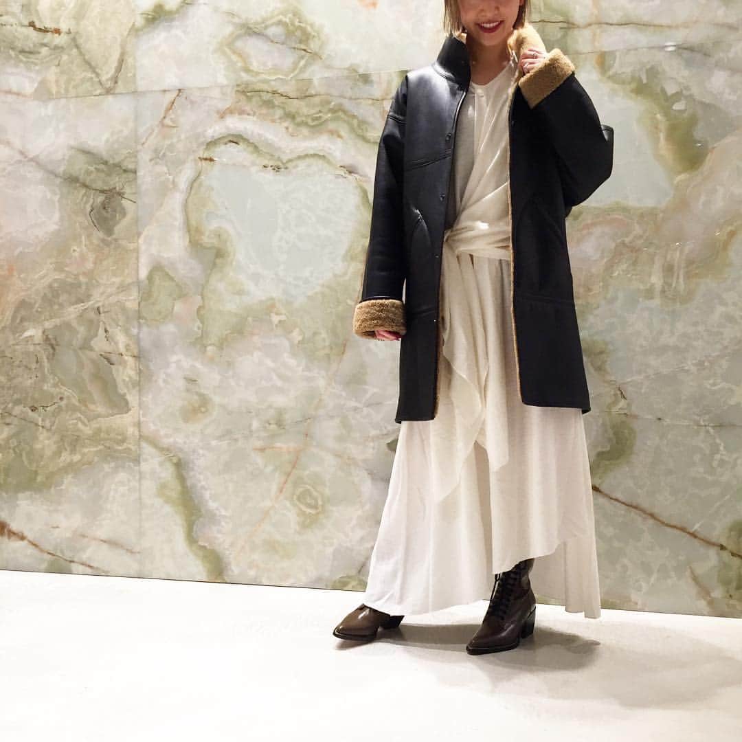 H BEAUTY&YOUTHさんのインスタグラム写真 - (H BEAUTY&YOUTHInstagram)「＜H BEAUTY&YOUTH＞ mouton stand reversible coat ¥300,000- (+tax)  #H_beautyandyouth @h_beautyandyouth  #BEAUTYANDYOUTH #Unitedarrows」11月3日 14時00分 - h_beautyandyouth