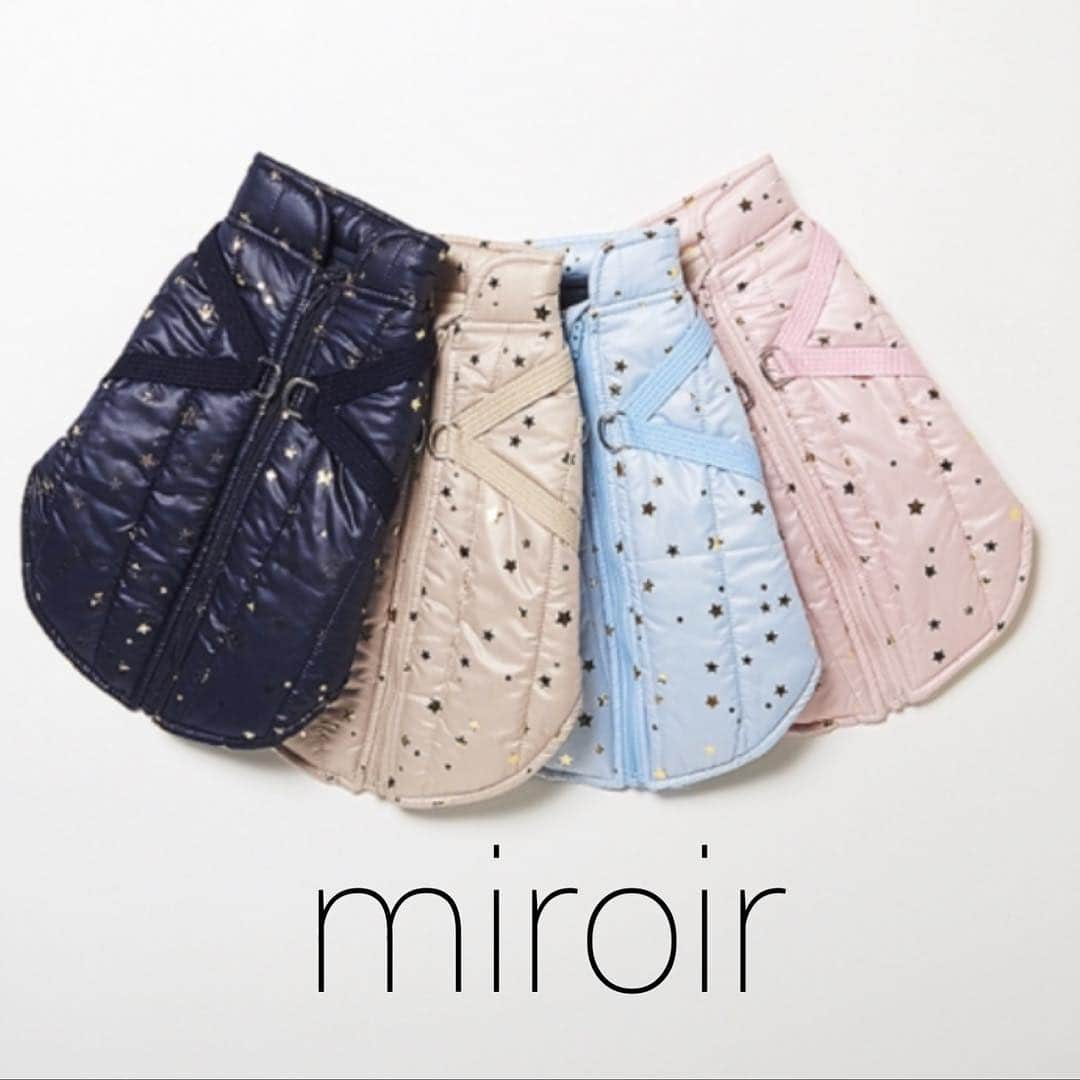 miroir ?miroir(ミロワール)?さんのインスタグラム写真 - (miroir ?miroir(ミロワール)?Instagram)「* * miroirの新作【スターハーネス】が登場しました✨ ¥11400(税抜) キュートなベスト型のハーネスでわんちゃんに負担をかけずにお散歩していただけます!! 冬のお散歩が楽しくなりそうですね🐕💕 * 【サイズ】 * XS …首周り約24cm x胴周り約36cm x 着丈約24cm S …首周り約27cm x胴周り約38cm x 着丈約26.5cm M …首周り約30cm x胴周り約42cm x 着丈約30cm L … 首周り約32cm x胴周り約49cm x 着丈約33.5cm XL …首周り約35cm x胴周り約54cm x 着丈約35.5cm * Miss BIBI南青山店、Miss BIBI広尾店、Miss BIBIオンラインショップでご購入頂けます！ * * #miroir#ミロワール#missbibi#ミスビビ#南青山店#広尾店 #オリジナルブランド#犬服#ドッグウエア#トリミングサロン#新作#ハーネス付き#可愛い#kawaii#お揃いコーデ#プードル#チワワ#犬#いぬすたぐらむ #わんちゃん」11月3日 14時40分 - miroir.japan