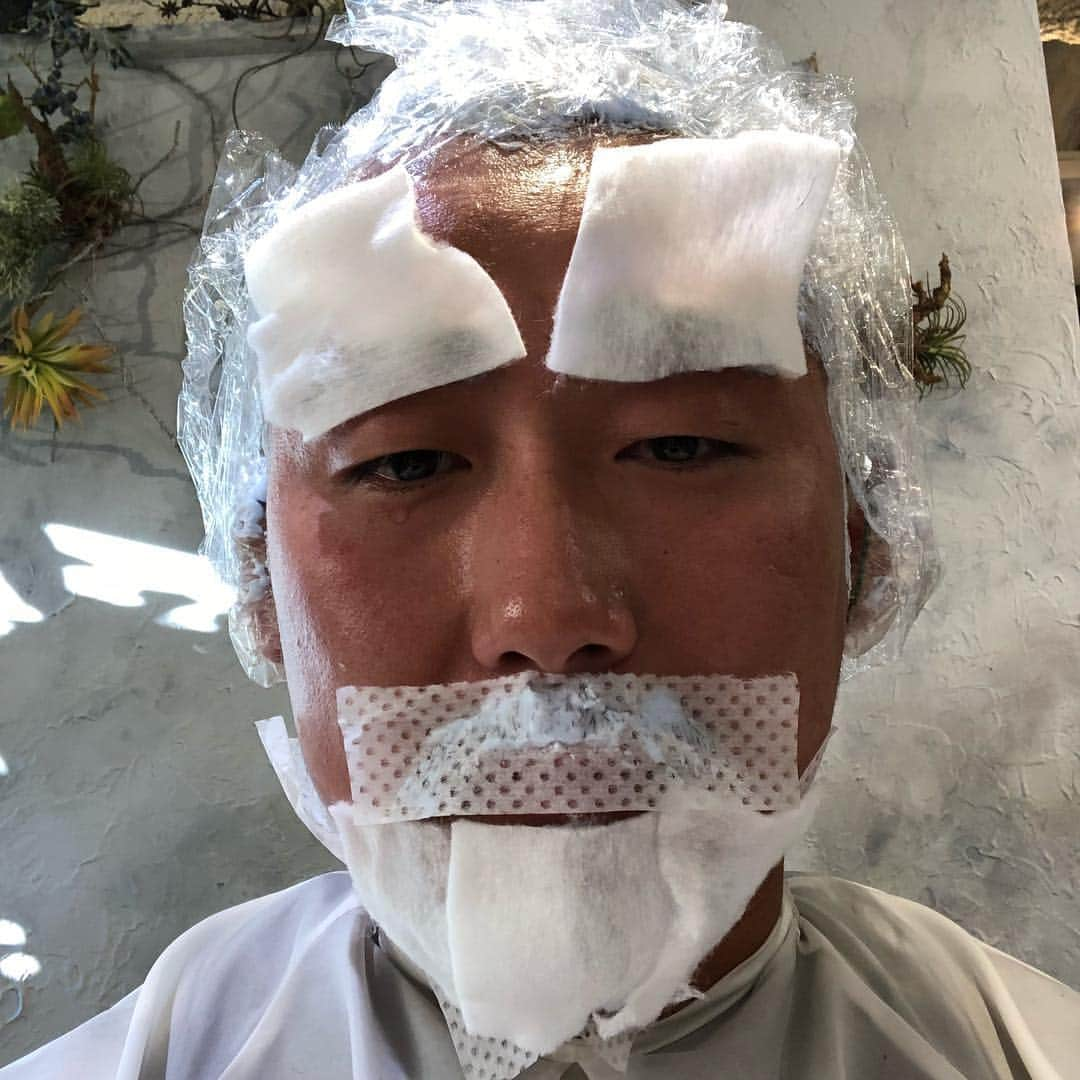 中田翔さんのインスタグラム写真 - (中田翔Instagram)「皆さんお疲れ様です！！ 髪がボサボサだったので切ってきました！！久々に明るくしてきました！今しかできないカラーだから激しくしました！！笑 #中田翔#散髪#カラー」11月3日 16時38分 - shonakata_official