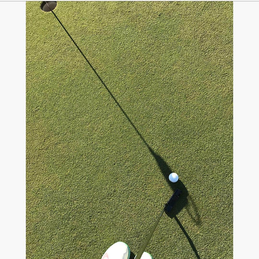 青木茉里奈さんのインスタグラム写真 - (青木茉里奈Instagram)「東急セブンハンドレッドクラブ⛳️🏌️‍♀️ 影を使ったパッティングのストローク練習.:｡+ﾟこれ好き😉 #東急セブンハンドレッドクラブ」11月3日 17時18分 - marinaaoki28