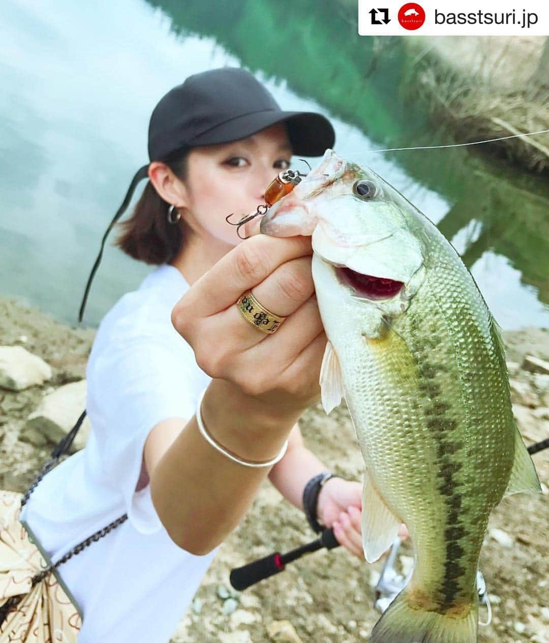 大森美知さんのインスタグラム写真 - (大森美知Instagram)「バス釣りが1番すき🎣🔥🔥🔥 釣り活の事 考えてたら、また @seekand_official のフィシングアパレル開始したくて、釣り好きの人と一緒にタッグ組んでやりたいな。って企んでる🎣♥️✔️💭 やりたい事ありすぎてパンクしそう（笑） #SEEKAND #fishingapparel . . . #Repost @basstsuri.jp with @get_repost ・・・ #basstsuri #バス釣り #バスフィッシング  #ブラックバス  #ブラックバス釣り  #釣り  #釣りガール #大森美知 #バス釣りガール #釣りガール代表 #釣り女子  #釣りボーイ  #釣り男子  #釣り好きな人と繋がりたい  #釣り好き  #おかっぱり  #ボート釣り  #バサー  #野池  #ルアーフィッシング  #フィッシング  #バス釣り好きな人と繋がりたい  #bassfishing #blackbass #blackbassfishing」11月3日 17時28分 - michi_oomori_official