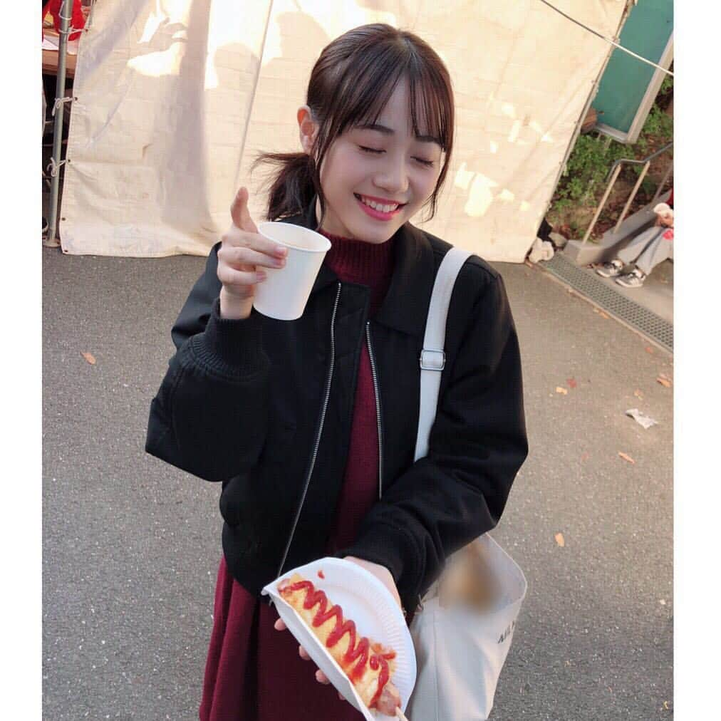 伊藤美来さんのインスタグラム写真 - (伊藤美来Instagram)「みくだよー☺︎ 大阪大学 まちかね祭！ 今日の衣装はこんな感じでした♡久しぶりのワンピースな気がする。 出店も見てきたよ^ ^ おすすめはじゃんけんで勝ったら100円引きしてくれるフランクフルト屋さん。卵巻いてあった！(負けてもジュースくれるよ)  #まちかね祭 #伊藤美来 #みっく . . ワンピース… @fi.n.t_official」11月3日 22時04分 - itomiku_official