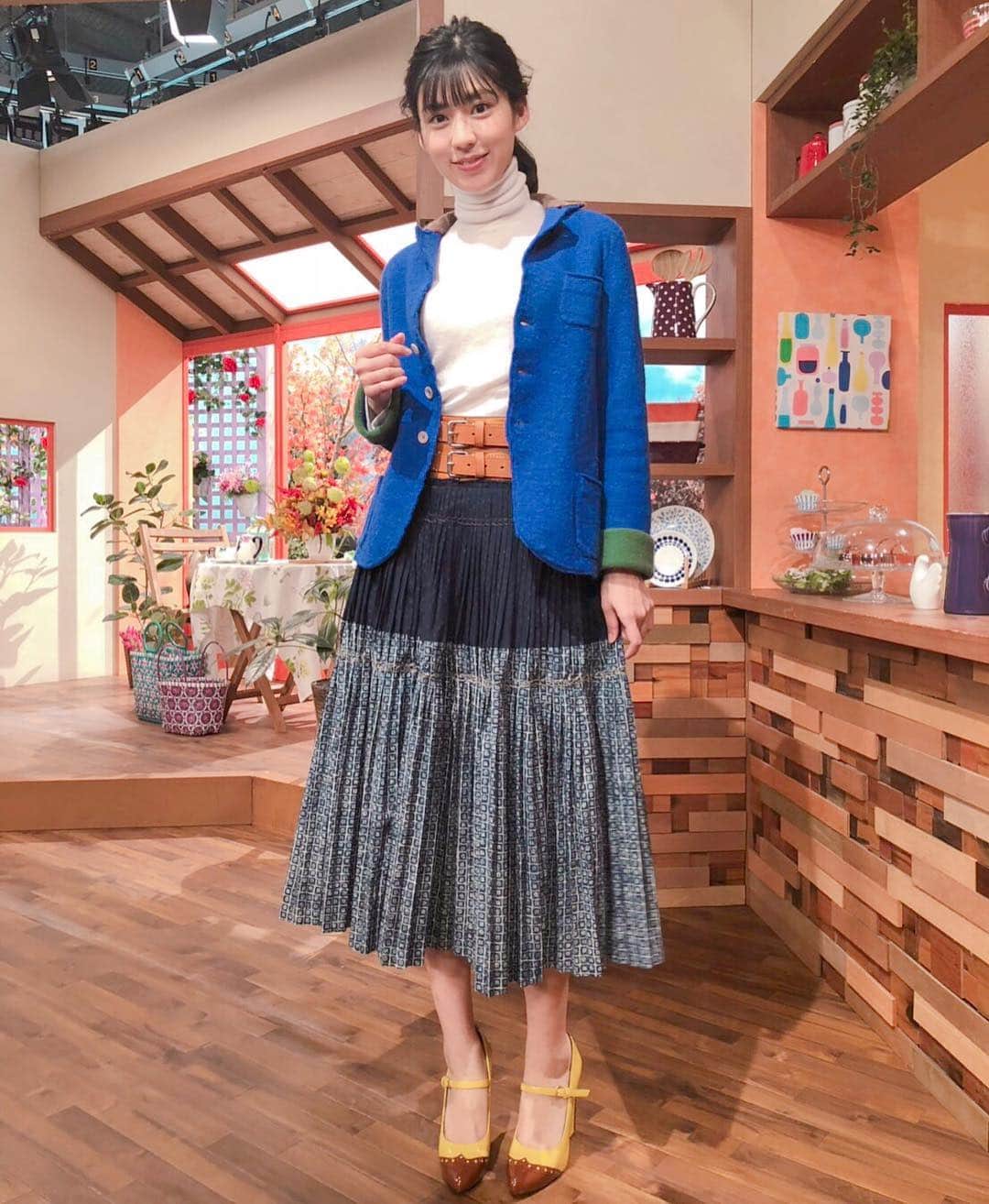 のインスタグラム：「本日うまいッ！ご覧いただいたみなさまありがとうございました❗️ 衣装はこちらです✨  ニットジャケット タートルネック スカート ベルト 全て @45r＿official」