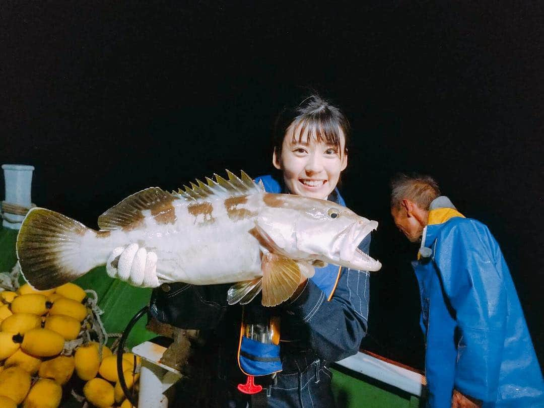 渡辺早織さんのインスタグラム写真 - (渡辺早織Instagram)「本日あさ8:25より NHK「うまいッ！」に出演します🐟 今回は幻の魚といわれるクエを求めて和歌山へ行ってきました❗️ なかなか釣れないといわれるクエの漁は、ドキドキが止まらず胸が高鳴ってばかりでした。 ぜひその様子をチェックしてください❗️ またオフショット載せます♪ #NHK #うまいッ #和歌山へ #クエを求めて」11月4日 7時12分 - _watanabesaori_