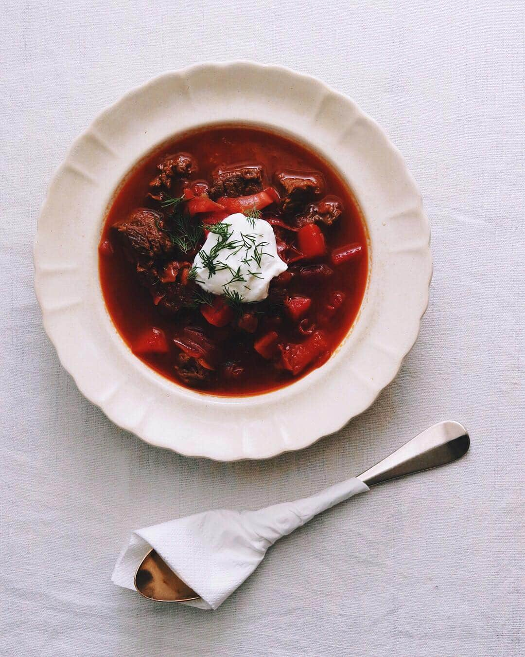 樋口正樹さんのインスタグラム写真 - (樋口正樹Instagram)「Borscht . 今朝はボルシチ。 温まる深い味わい。 . . #朝スープ #スープ #ボルシチ #ウクライナ料理 #soup #Borscht #beetrootsoup #souplovers」11月4日 7時58分 - higuccini