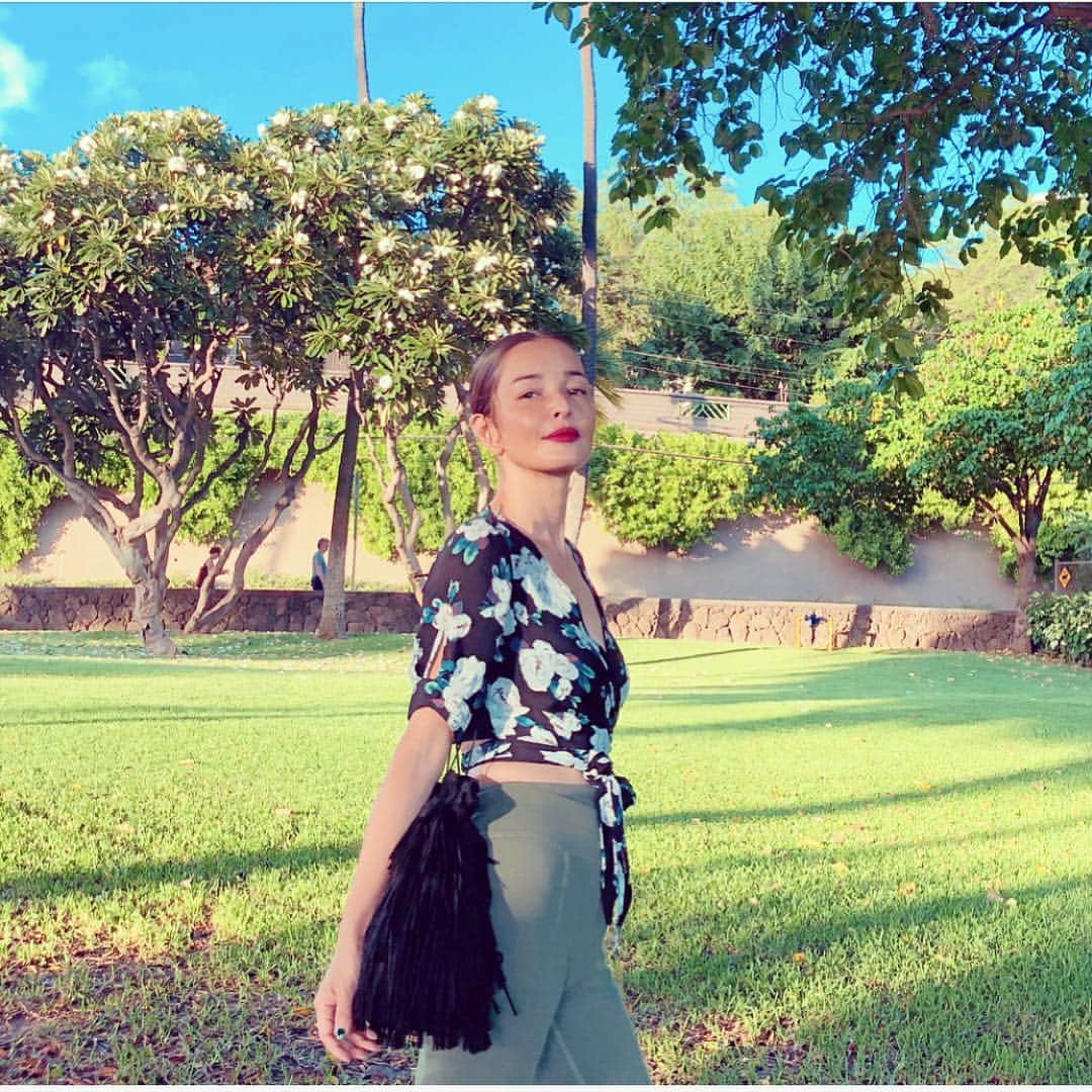 梨花 さんのインスタグラム写真 梨花 Instagram 撮影直後だから 表情はおすまし 他表情ストーリーに ハワイの光は美しいから肌がピカピカちゃんに見えるね 11月4日 8時00分 Rinchan521