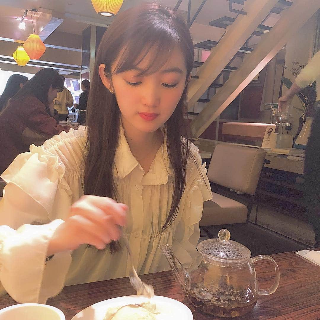 神谷由香さんのインスタグラム写真 - (神谷由香Instagram)「yummmm🤤🍰☕️ .  えりやちゃんとVRサイクリングに🚴‍♂️ . 自転車なめてた😂めっちゃきつかった😂 滝汗流してストレス発散🌈  もりもり漕いできた後 もりもりスイーツ食べてる😂🤣 .  幸せみ強みだからプラマイプラス😋💞.」11月4日 10時51分 - kamiya_yuka_