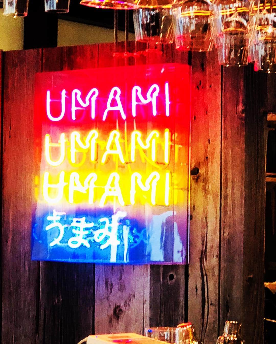 三船美佳さんのインスタグラム写真 - (三船美佳Instagram)「🌈🍔🍭✨ @umamiburgerjpn  アメリカンなカラーのパフェと 絶品バーガーが ドタイプでした🌈🦄✨ @umamiburger #tokyocafe#東京カフェ#rainbowlover」11月4日 12時25分 - mikamifune_official