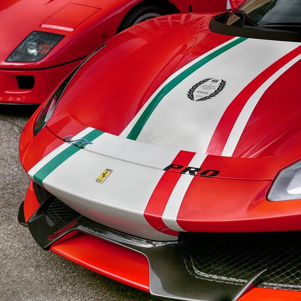 フェラーリさんのインスタグラム写真 - (フェラーリInstagram)「The #Ferrari488Pista Piloti Ferrari is a special custom creation from the #Ferrari #TailorMade programme, as a tribute to the FIA WEC champions. The model features livery with the Italian flag colors, and is embellished with the WEC laurel. @fiawec_official」11月5日 1時01分 - ferrari