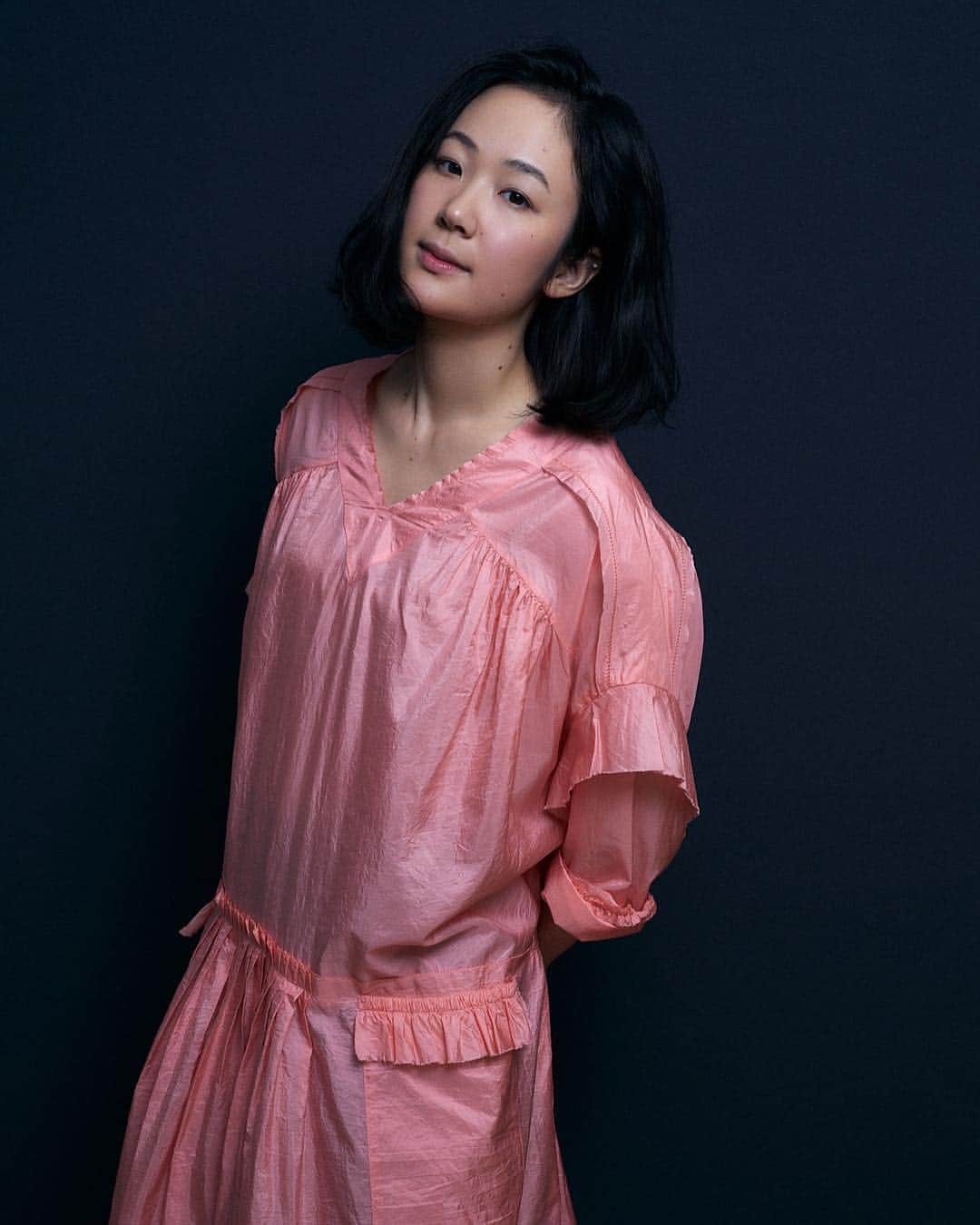 のインスタグラム：「#PORTRAITS Interview with #HaruKuroki  黒木華が主演映画『日日是好日』で学んだ、毎日をきちんと生きること。  Photographer #HirokiWatanabe Writer #TomokoOgawa  #日日是好日 #黒木華 #樹木希林 #大森立嗣 #JapaneseActress #JapaneseFilm #TFP #TheFashionPost」