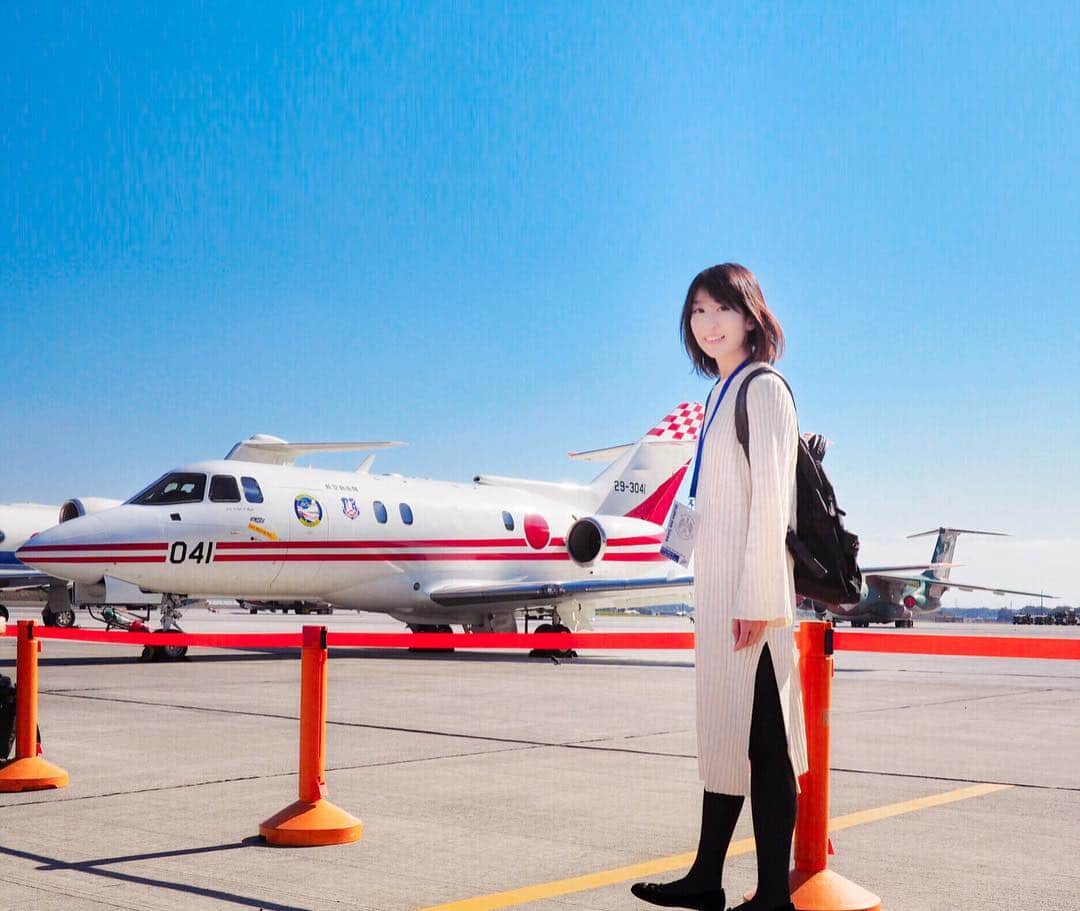 土屋香織さんのインスタグラム写真 - (土屋香織Instagram)「✈︎. ootd💋on air show. more details will be on blog♡ . . Dress.  #ワンピース (106E)：#isntshe @isntshe_official Bag.  @donobanweb  Earrings.  @vancleefarpels  Shoes.  @charlotteolympia . . 朝晩が冷え込むこの季節。 @isntshe_official の スリットニットマキシワンピースが ちょうどいい感じ♡ . . #入間航空祭 #航空自衛隊入間基地 #航空祭 #ニットワンピ #秋コーデ #ヴァンクリ #シャーロットオリンピア#CharlotteOlympia #きれいめカジュアル #いつコ #コーディネート #kaumo_fashion #ponte_fashion #大人コーデ #mineby3mootd #r_fashion #kurashiru #locari #mery #4meee #4yuuu #ママリ #ママリファッション #mamagirl #オトナミューズ #ニットコーデ #おしゃれさんと繋がりたい」11月4日 17時36分 - kaorintsuchiya