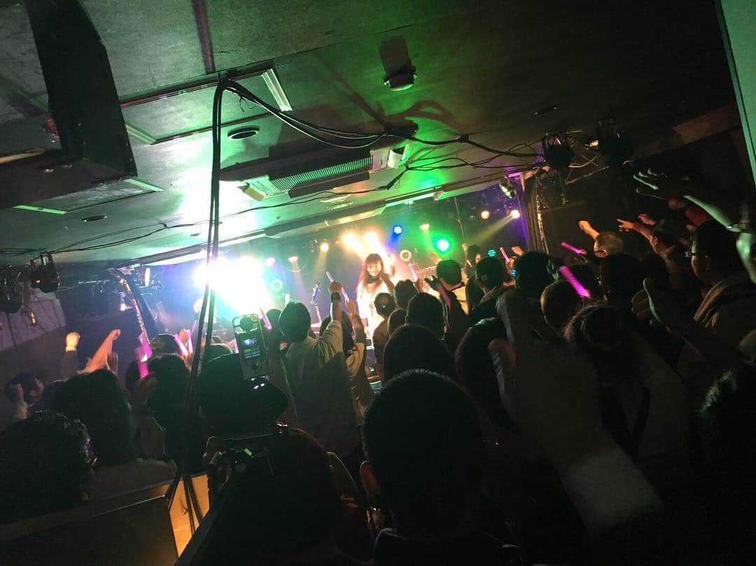 yucat（加藤有加利）さんのインスタグラム写真 - (yucat（加藤有加利）Instagram)「PARALLEL LIVE vol.13-旅ノ途中- @大阪STARBOX 2018.11.3 sat. ・ 逢いに来てくれたトラベラーのみんな楽しい音楽の時間をありがとうございました！！ 東京公演があるので多くは語れませんがやっぱりライブは最高だ(๑˃̵ᴗ˂̵) 私、今、生きてるって感じる。 とてもとても愛の溢れる居場所をくれるみんなみんなに感謝。とってもあったかい。 1年ぶりの大阪最高でした。 また必ず逢いに行きます！！ ・ Vo&Gt.yucat Gt.YASHIRO Ba.萩原みのり Dr.小久保里沙  Sound Effect＆Manipulator.溜尾斡砥 ・ 大好きなメンバーで大好きなトラベラーと大好きな音楽を奏でられて私は幸せ者だな。 ありがとう！！東京も最高の時間にしよう🎶 ・ #yucat #ユキャット #ワンマンライブ #大阪 #大阪starbox #ガールズバンド #girlsband #singer #singersongwriter #band #rythem #加藤有加利」11月4日 17時49分 - yucat1031
