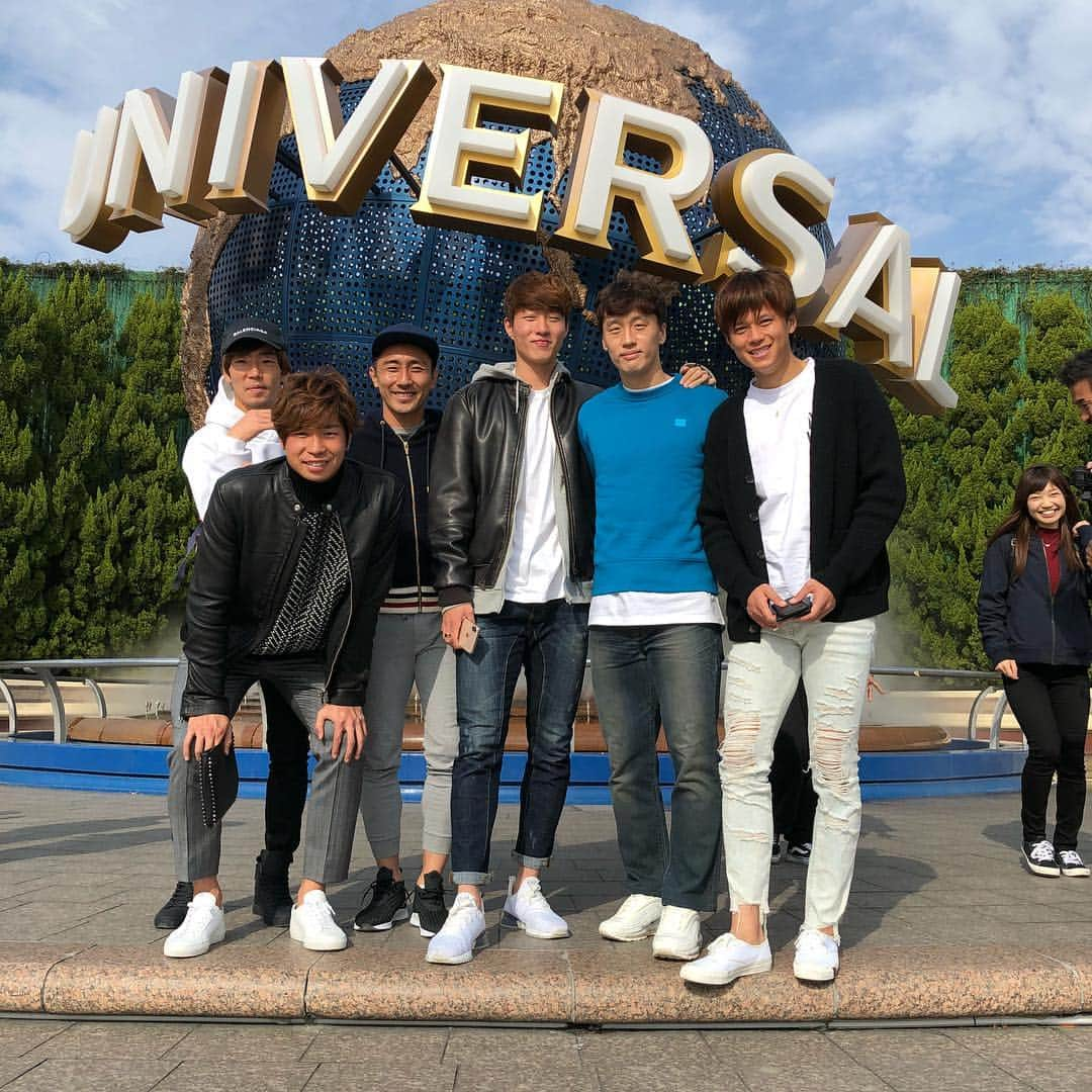 倉田秋さんのインスタグラム写真 - (倉田秋Instagram)「USJ行ってきましたー！ 楽しすぎた！ #USJ #はしゃぎすぎ #格好やばめ #ミニオン #キティ」11月4日 20時53分 - shukurata10