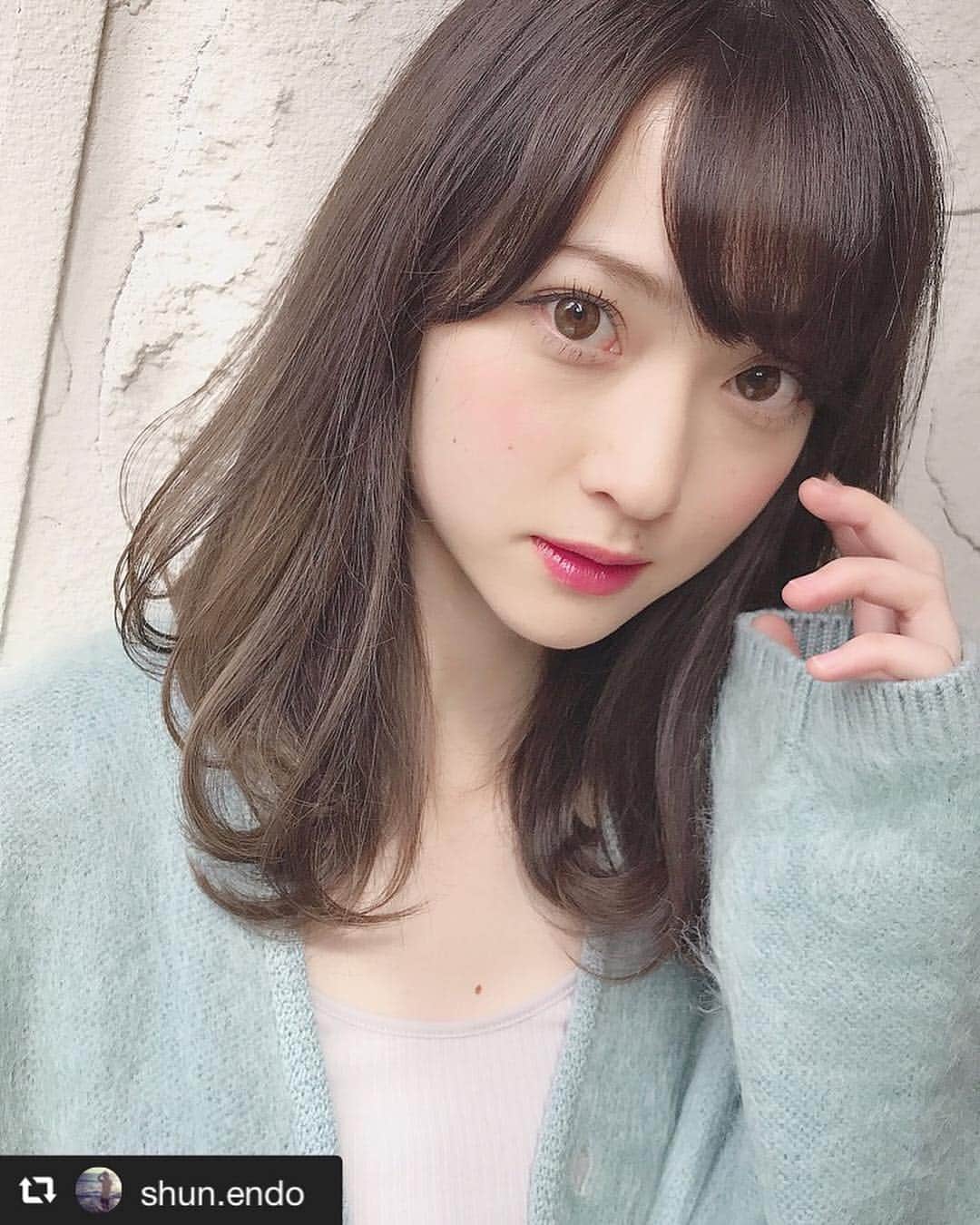オルディーブ（ミルボン）のインスタグラム：「. フォギーグレージュ ありがとうございます！ repost @shun.endo via @PhotoAroundApp  秋冬に向けて オーダー再沸騰中の 人気カラー🙋🏿‍♂️❤︎❤︎ @nyon514 . .  #フォギーグレージュ #ぴょんcolor . . 予約が取れない場合は 直接お電話かDMで ご希望とお時間を教えて下さい🙇🏼‍♂️ ご案内できます☺︎❤︎❤︎ . .  Lond rouge 銀座 ☎️03-6264-5050 . .  #カット  #グラデーション #ロングヘア  #ZARA #UNIQLO #パーマスタイル #パーマ #美容師 #銀座  #hair #make  #ヘア #メイク #ファッション #love #秋 #ロングヘア #ミディアムヘア #ショートヘア  #切りっぱなしボブ #カラー #ハイライト #ボブ  #ローライト #外国人風 #グレージュ #ブルージュ」