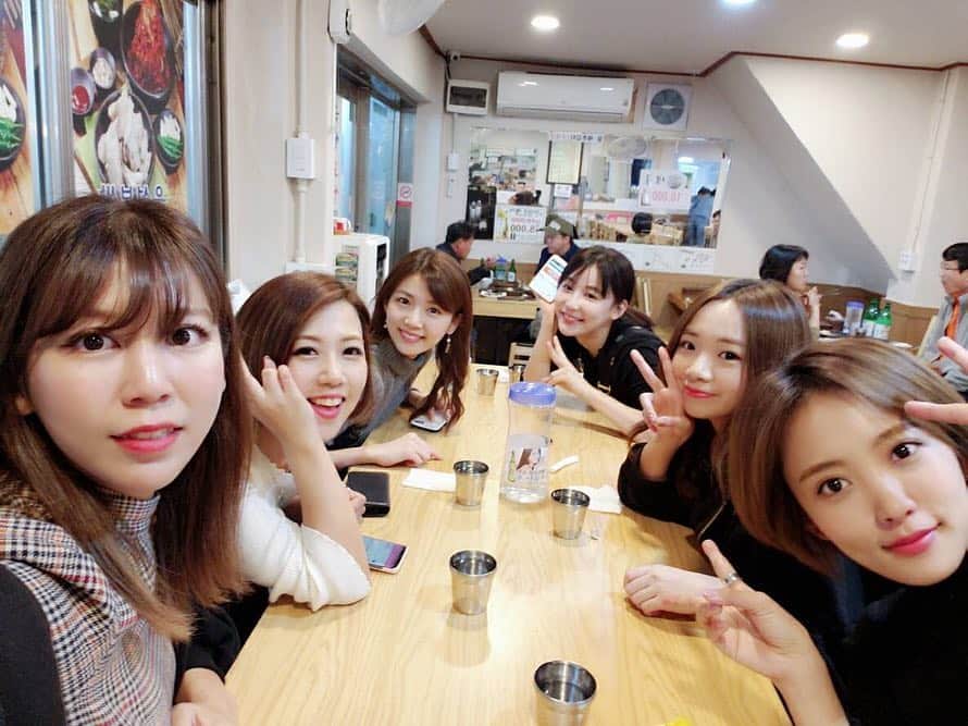 赤谷奈緒子のインスタグラム：「🇰🇷🇰🇷🇰🇷💕 . #初日からハプニングでしたが笑 #とっても楽しかった♡ #短い滞在で時間が足りなかったけど #また行けるの楽しみにして #日本で頑張ろう🇯🇵💕 . #旅行日記 #韓国 #韓国旅行 #🇰🇷 #한국 #한국여행 #🍴 #여행스타그램 #女子旅」