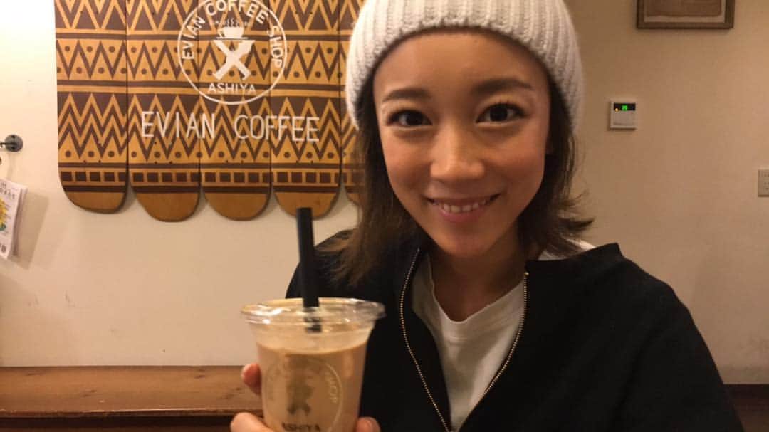村上沙織さんのインスタグラム写真 - (村上沙織Instagram)「芦屋でタピオカ飲みたい人ー？？🙋‍♀️ ・ EVIAN coffeeで飲めるよー♥️takeoutもできるよ🤲pantimeの前🥐にあります！ #芦屋#eviancoffee」11月5日 10時44分 - rosysaorimonster