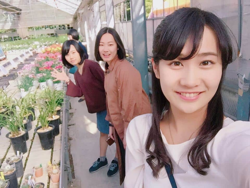 島津咲苗さんのインスタグラム写真 - (島津咲苗Instagram)「同期と岐阜に行った時の写真です。一年半ほど前かなぁ😌 . . 岐阜といえば・・・そうです！毎週月曜 深夜0:25〜『イジューは岐阜と』放送しています。番組に出てくる 石橋亜紀さんの公式ツイッター ( @aki_sakana )ぜひフォローして下さいね😶♡ 今日も見なきゃ！！！ . . #イジューは岐阜と #メーテレ #メーテレドラマ #岡田義徳 さん #早見あかり さん #岐阜 #岐阜観光 #モネの池 #島津咲苗」11月5日 19時35分 - sanae_shimazu