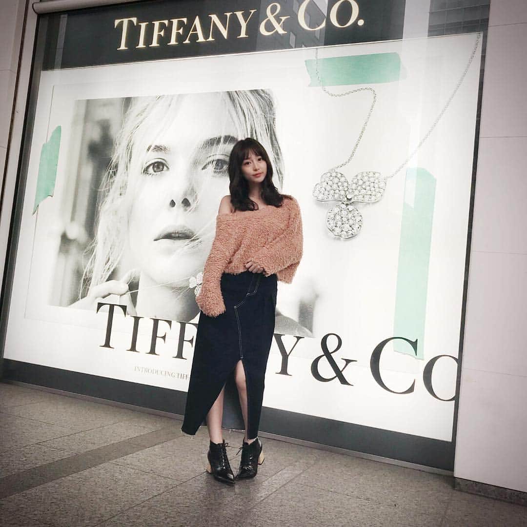 堀尾実咲のインスタグラム：「👼🧡 #cordinate #fashion #portrait  #knit #lilybrown #skirt #eimyistoire  #shoes #searoomlynn」
