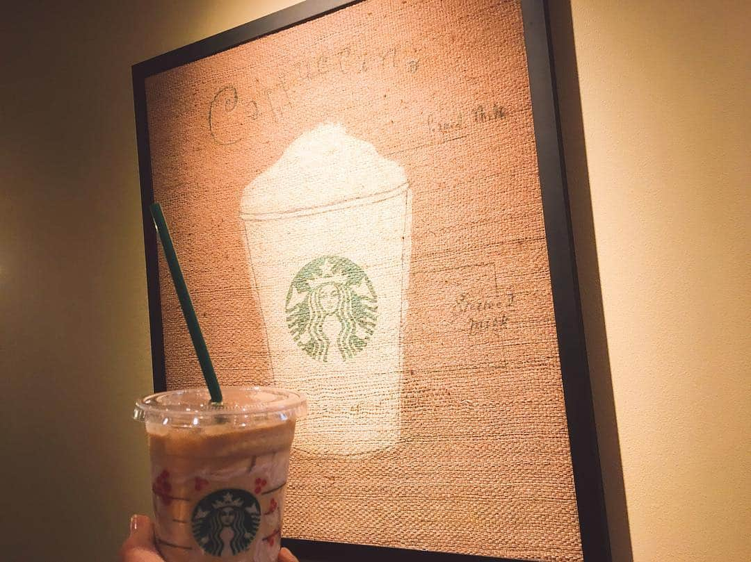 武田るいさんのインスタグラム写真 - (武田るいInstagram)「ソイラテ低脂肪乳ミルク多め😘💕☕️ #soylatte #starbucks #starbuckscoffee #coffee #cafe #drink」11月5日 14時40分 - rui_1002