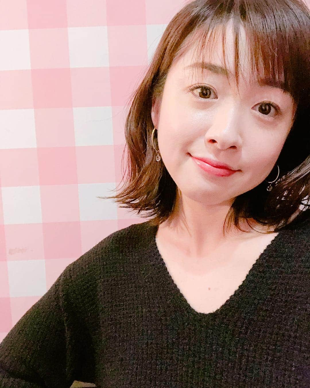 黛英里佳さんのインスタグラム写真 - (黛英里佳Instagram)「埼玉県民にはおなじみ、FM NACK5が主催する開局30周年特別企画「埼玉　あなたの”街”自慢コンテスト」にて、私の故郷本庄市の作品がグランプリを受賞したそうです🤗🎊 この作品は、「本庄」の発音に焦点を当てた作品で、本庄にゆかりのある方ならくすっと笑ってしまうようなラジオＣＭです😊  FM NACK5ホームページからも視聴できますし、この作品は、11月1日より1年間毎日1回放送される予定だそうです🤩  実際聴かせていただきましたが、このやりとり、私も市外の方と何度したことか😂  全国をロケで回っていても、その土地に住む人が発音する地名と、一般的な発音が違うことがままある気がします🧐  みなさんもご自分の地域名の発音を思い出しながらぜひ聴いてみてください🤗💕 #NACK5 #本庄」11月5日 16時32分 - erikamayuzumi_official