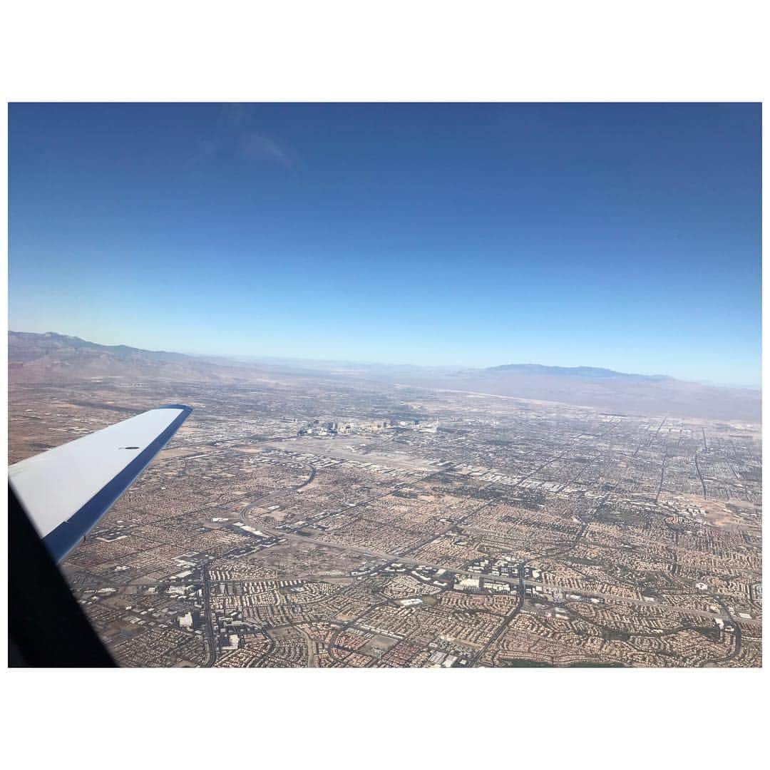 リッキー・ファウラーさんのインスタグラム写真 - (リッキー・ファウラーInstagram)「Thank you @shrinersopen for a great week! Thank you to @redrockcasino @palms and @summitclubnv for the hospitality! Loved getting to show @allisonstokke a bit of Vegas! Happy 40th to @streelman54! Congrats and well played to @brysondechambeau! We both loved some fresh @cobragolf Speedbacks in the bag!! Vegas never disappoints」11月6日 8時04分 - rickiefowler