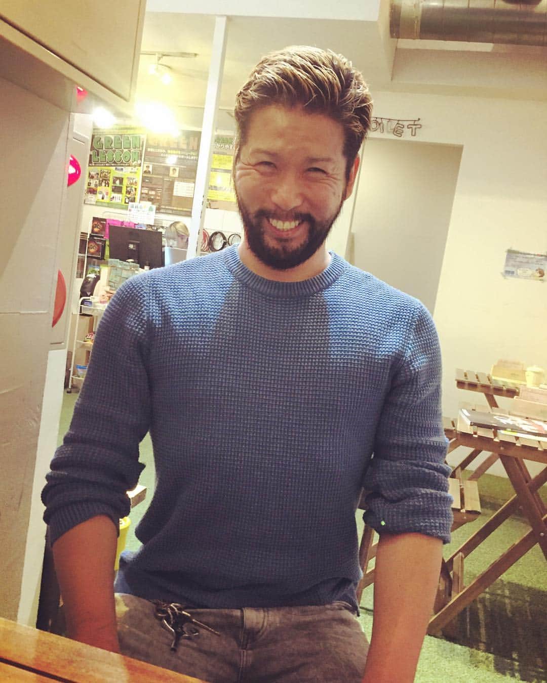 こーいちのインスタグラム：「その人のビートのコリを見つけ的確に鍼を刺す。 まさにドラム鍼灸師。 分かりやすい治療ですげー勉強になりました。  #good4nothing  #スネ」