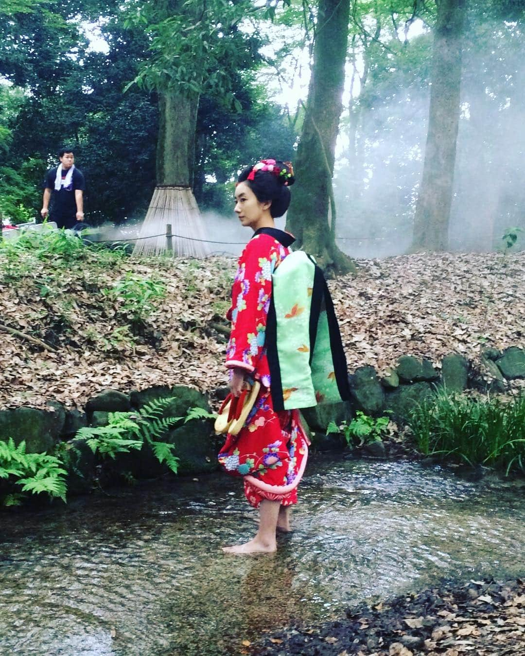 波瑠さんのインスタグラム写真 - (波瑠Instagram)「青山祭、ありがとうございました。  明日から「あさが来た」 再放送ですって。 これはポスター撮影のとき、 2015年7月4日に撮った写真です。 もう3年以上経ちますのやなぁ、 びっくりぽんや。」11月5日 21時40分 - 06_haru_17