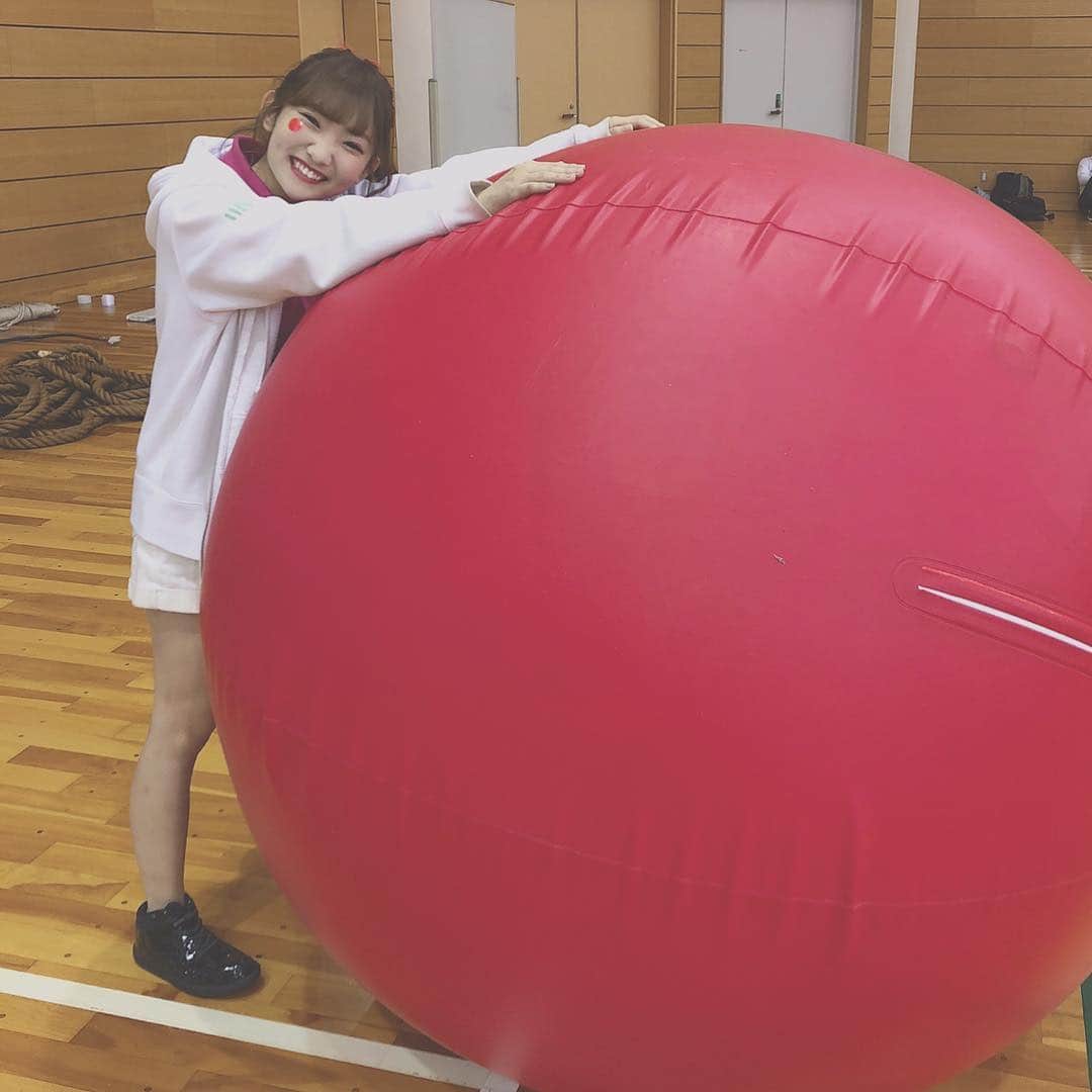 夏川愛実のインスタグラム：「ㅤㅤㅤㅤㅤㅤㅤㅤㅤㅤㅤㅤㅤ ㅤㅤㅤㅤㅤㅤㅤㅤㅤㅤㅤㅤㅤㅤㅤㅤㅤㅤㅤㅤㅤㅤㅤㅤㅤㅤㅤ 大玉ころがし🔴は 追いつくのに必死だったわたし🤦‍♀️ 昨日の余韻がなかなかすごい🤦‍♀️♡ ㅤㅤㅤㅤㅤㅤㅤㅤㅤㅤㅤㅤ #運動会#体育祭#アイドル集結#アイドル ㅤㅤㅤㅤㅤㅤㅤㅤㅤㅤㅤㅤ ㅤㅤㅤㅤㅤㅤㅤㅤㅤㅤㅤㅤ」